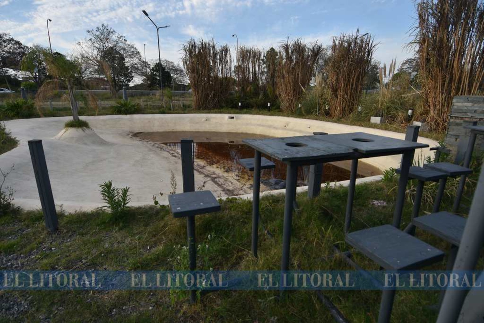 "La Pirámide" uno de los boliches que está sobre la autovía 168.