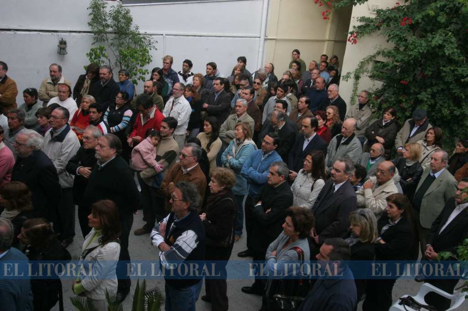 Dirigentes políticos, gremiales y conocidos en el velatorio.