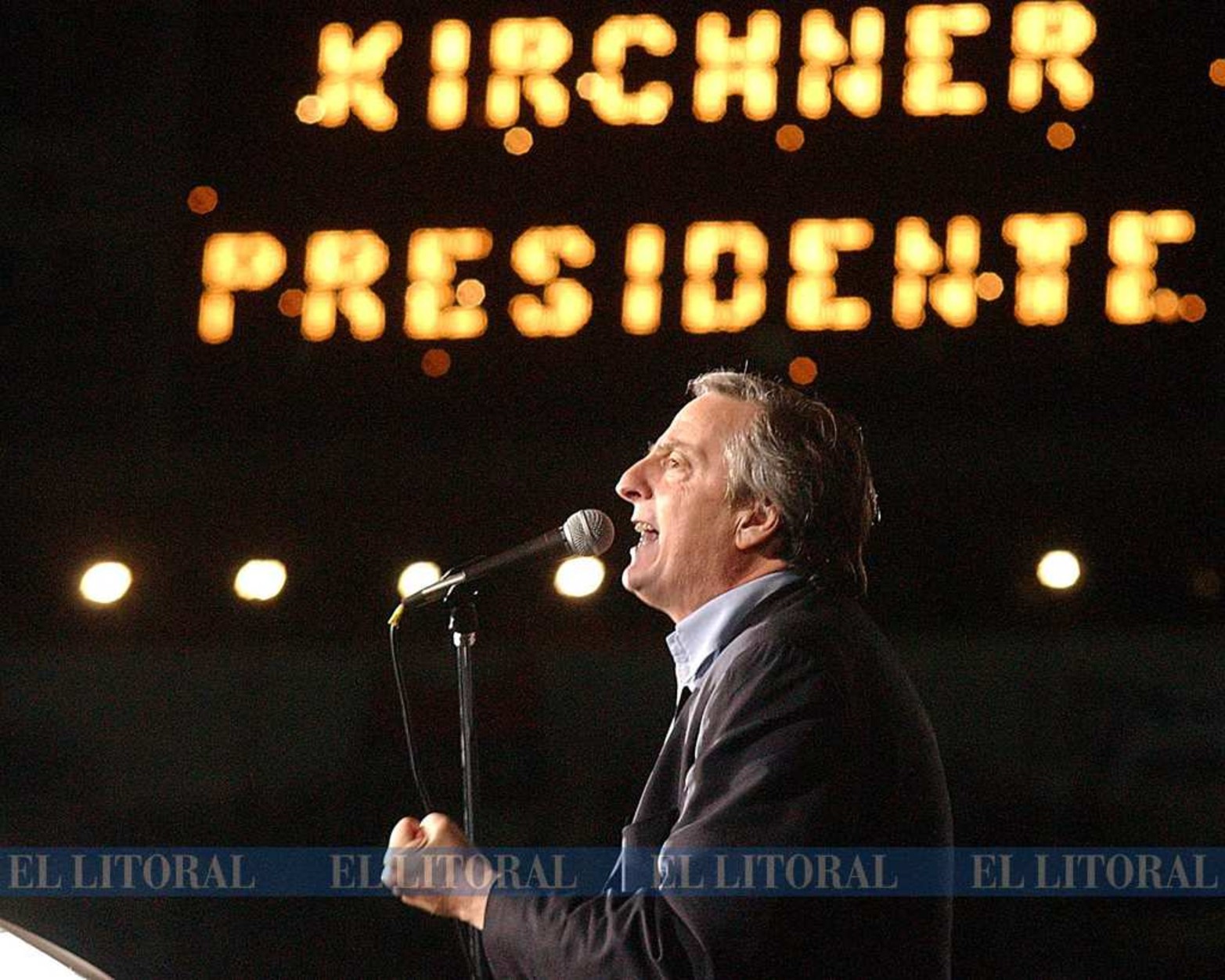 Cierre de campaña, abril de 2003.