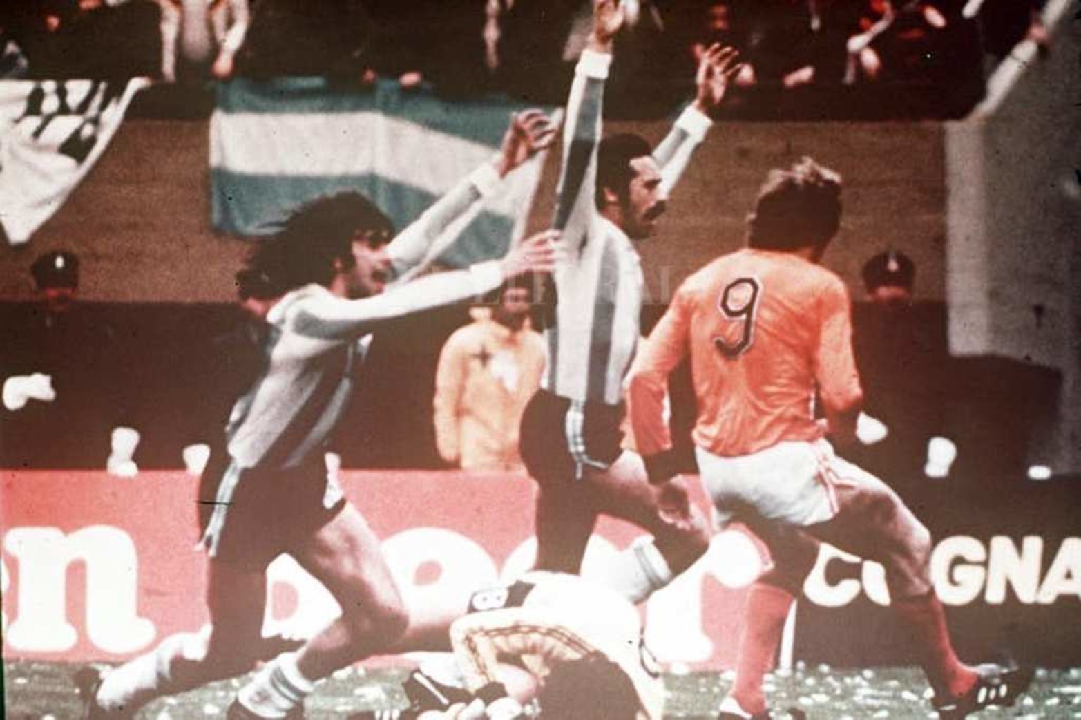 En uno de los festejos de la final del Mundial de 1978 frente a Holanda.