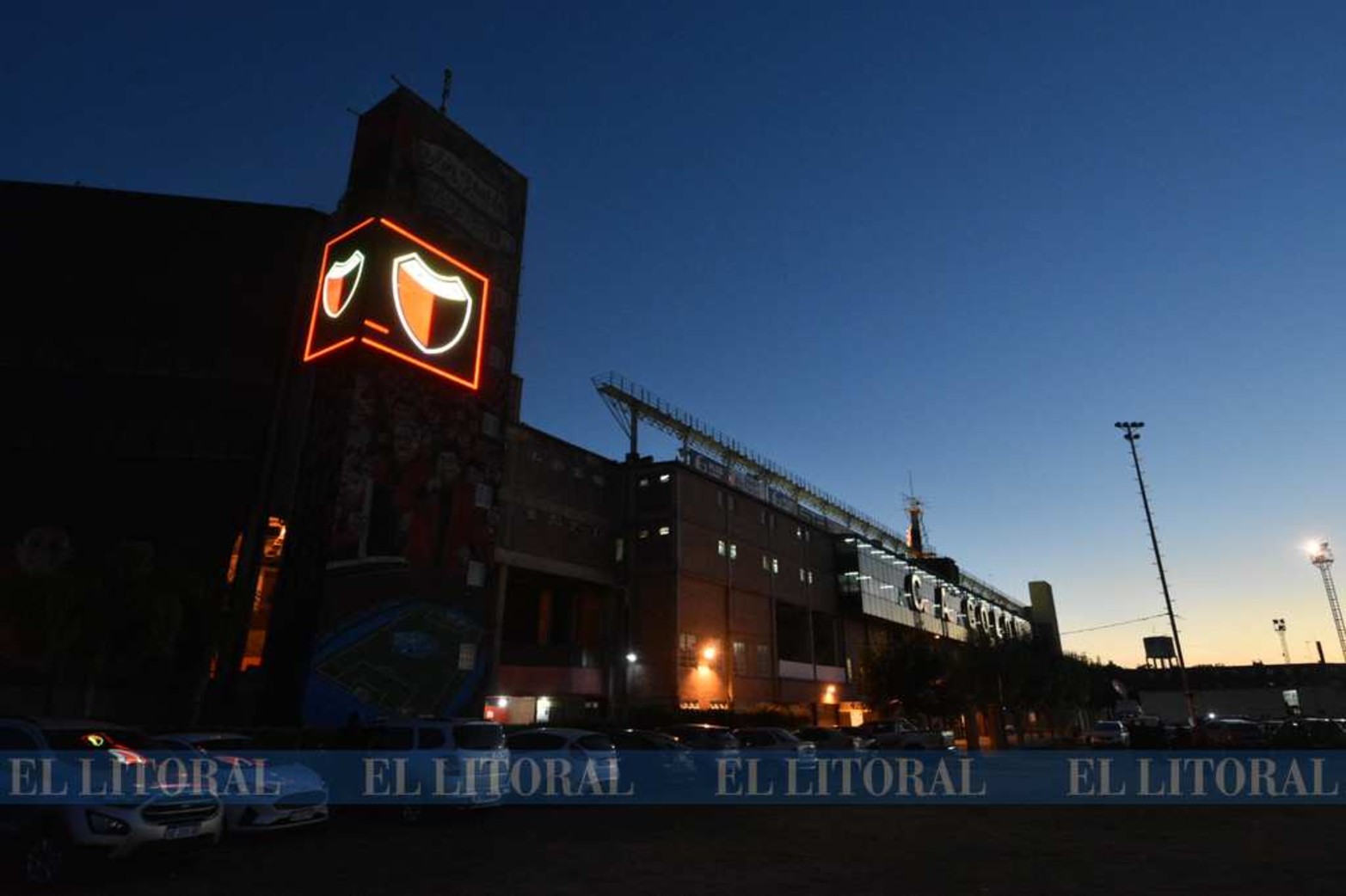 La tribuna oeste se habilitó para la prensa.