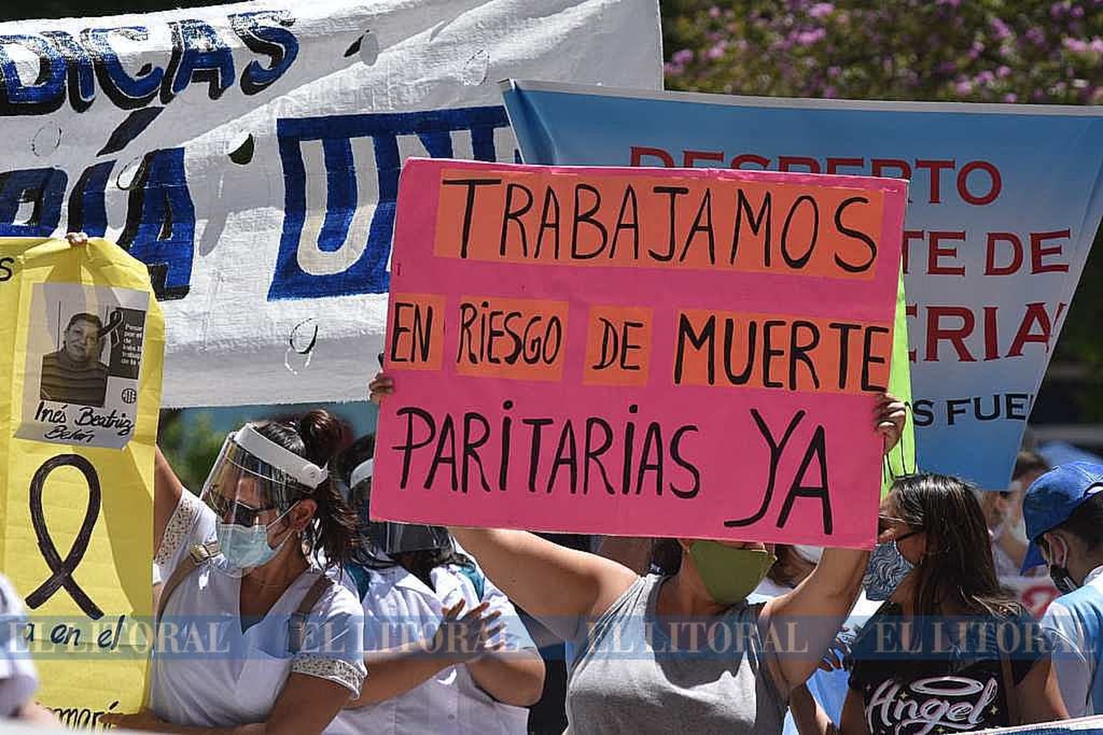 Enfermeros de toda la provincia, una vez más, reclamaron al Poder Ejecutivo que reglamente el Artículo 25 de la ley 12.501 que los reconoce como "personal de alto riesgo".