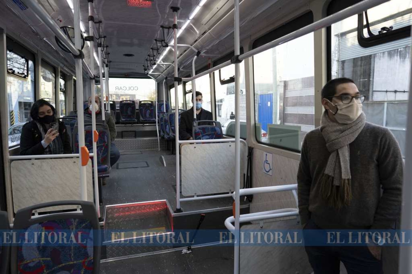 Cámara termográfica....Prueba piloto en Buenos Aires. La línea 12 de autobuses Callao cuenta con una cámara termográfica instalada para medir la temperatura corporal de los pasajeros.