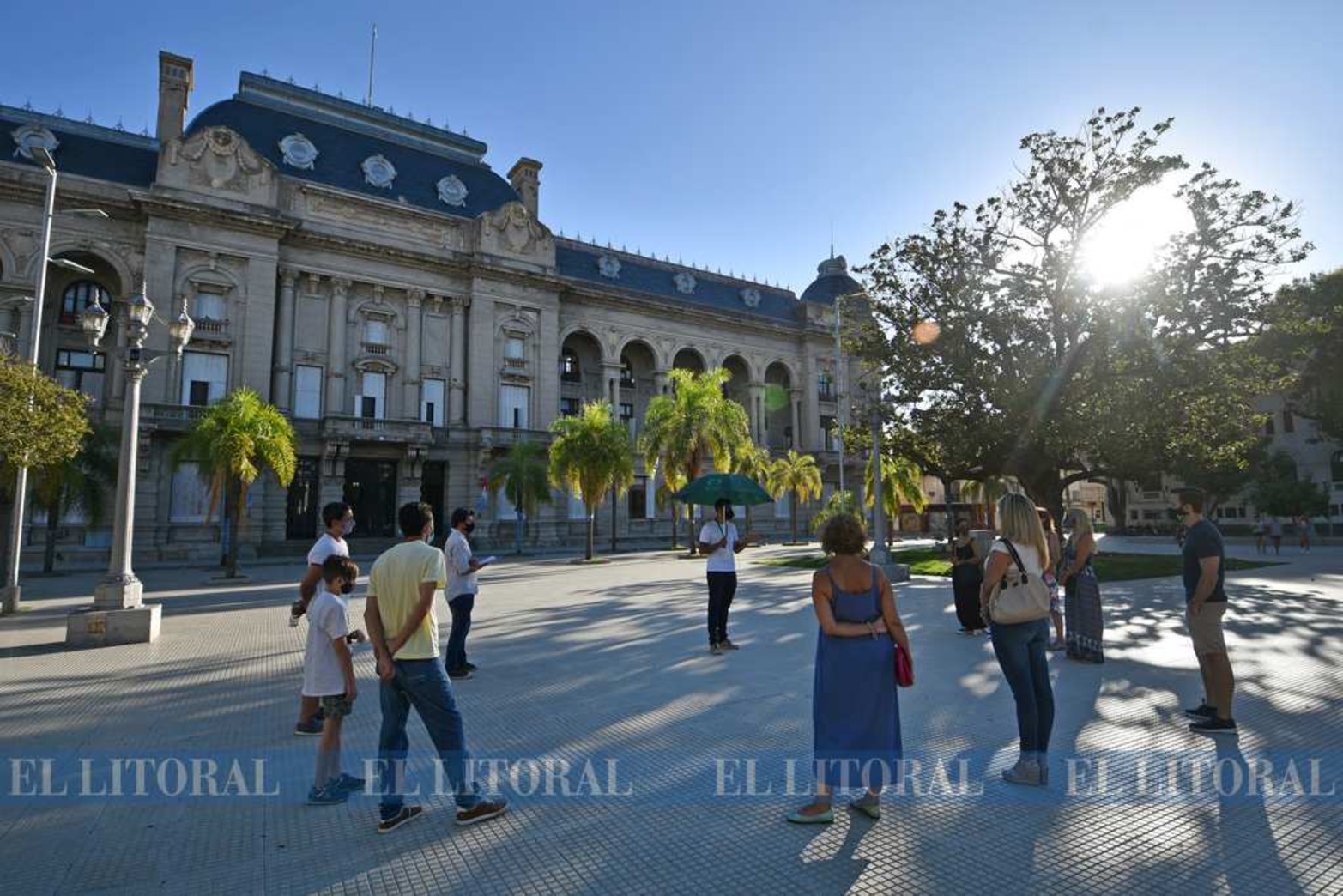 Cómo era la Plaza de Mayo a mediados del 1600, el cuadro de la Virgen que "sudó", la incógnita por el número de la habitación donde se alojó Jorge Bergoglio en el Colegio Inmaculada. Una recorrida por el casco histórico y la Manzana Jesuítica que desanda a una capital llena de misterios.