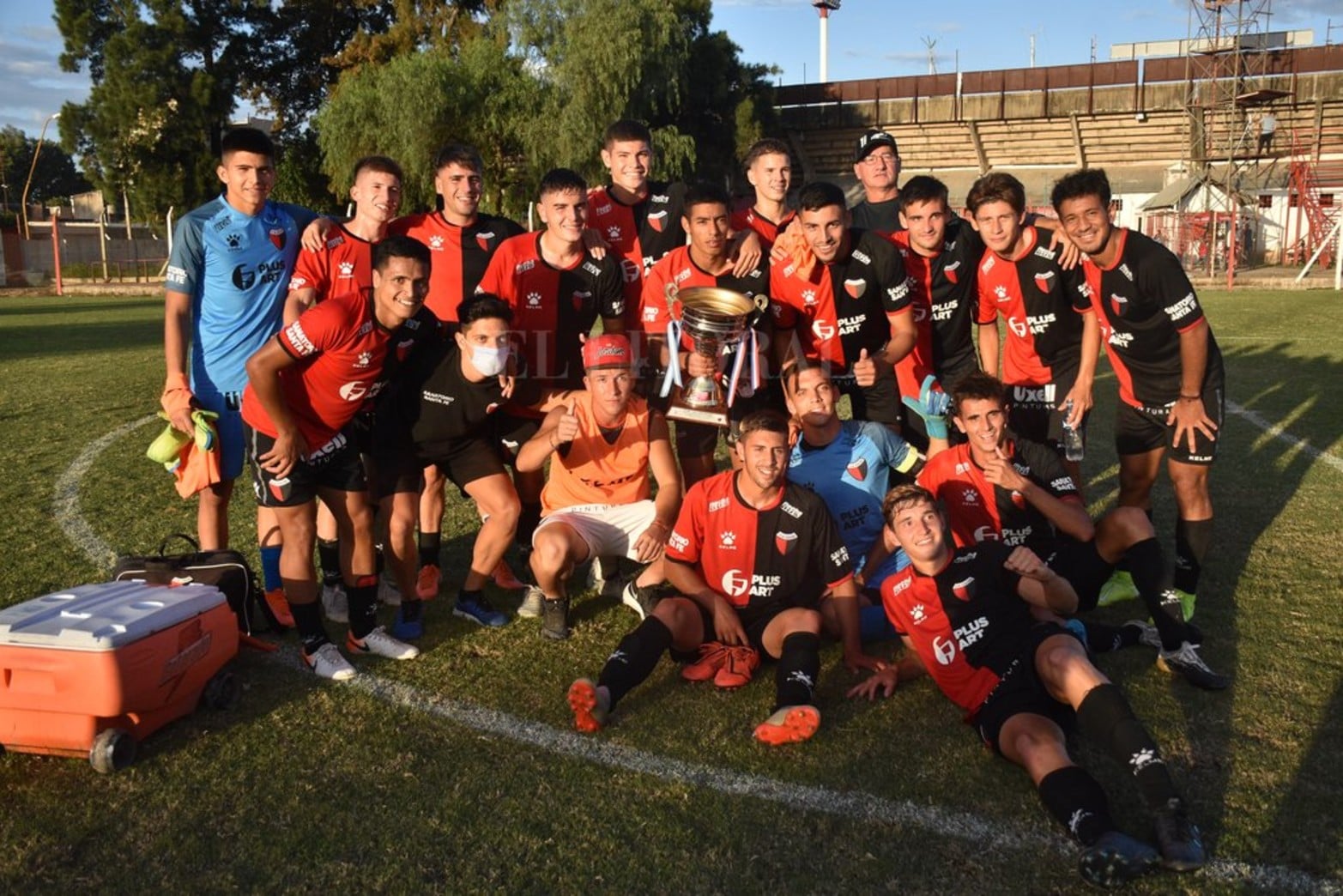 El "Sabalero" venció a Unión en el derby liguista por 1 a 0.