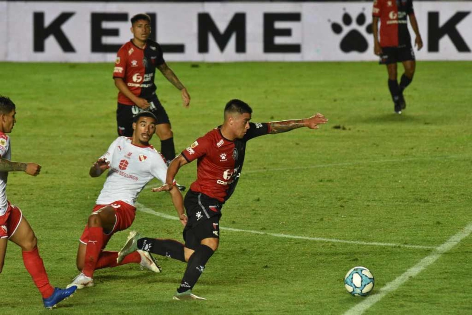 29 de octubre. Brain Fernández marca su único gol con la camiseta de Colón frente a Independiente. El jugador no puede superar sus adicciones y terminó el año en una clínica de Buenos Aires.