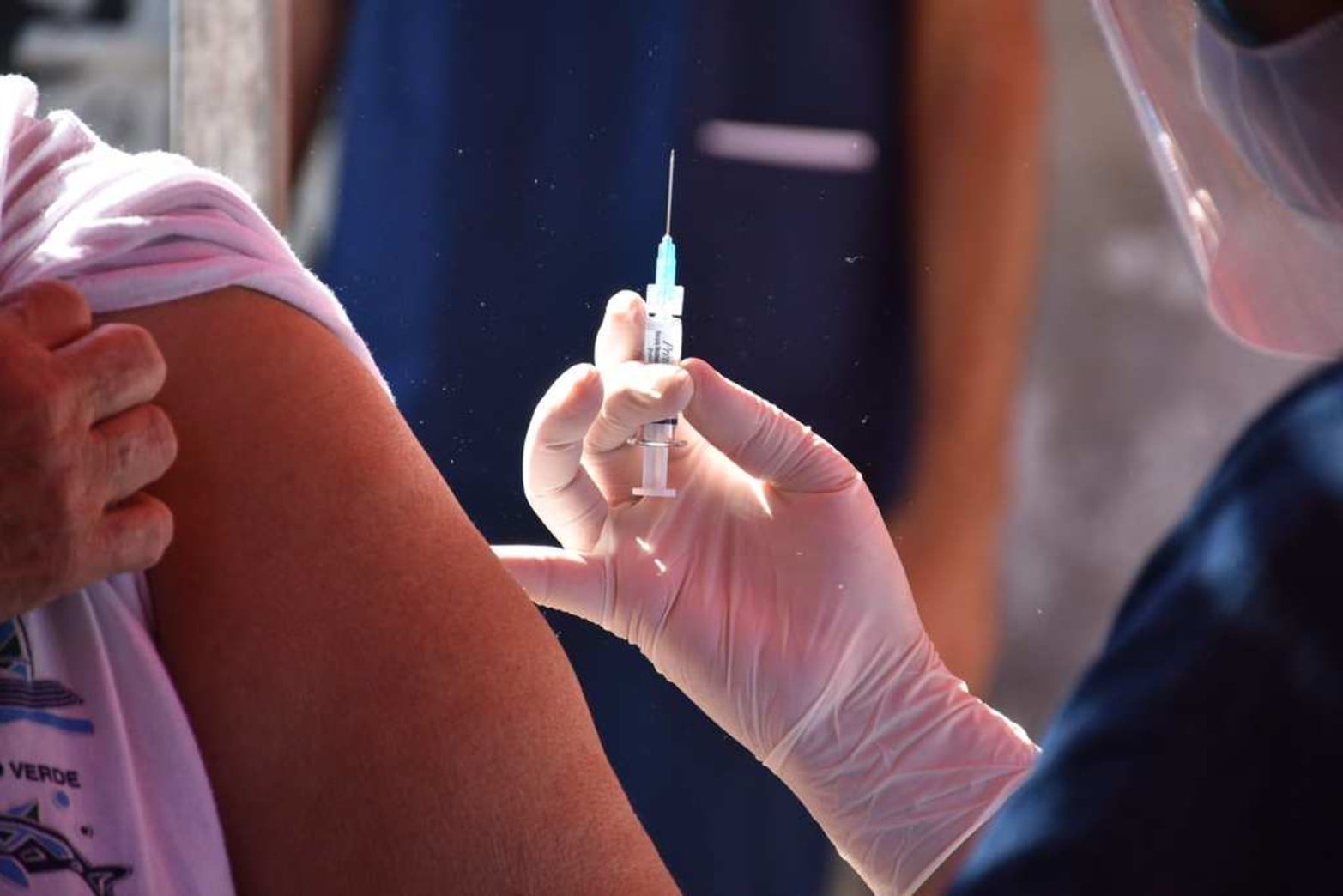 Vacunar cuánto mas se pueda.Así lo expresó Ginés Gonzalez García - Ministro de Salud de la Nación el 11 de marzo cunado visitó la casa de Gobierno.