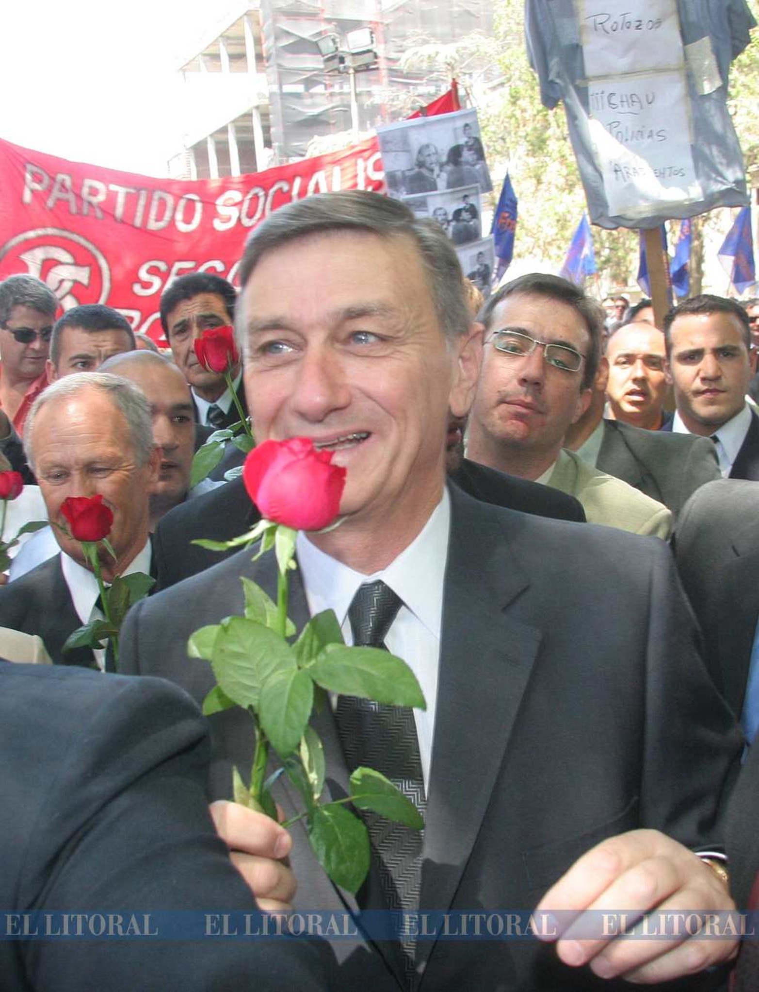 Ganó con el 48,60% de los votos, contra el 38,79% de la fórmula del Frente para la Victoria de Rafael Bielsa.