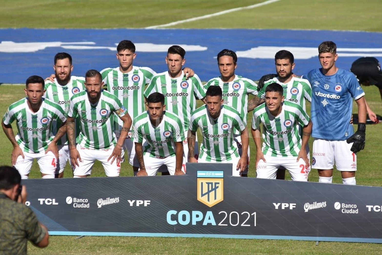 Colón empató 0 a 0 con Argentino y sigue invicto y puntero en el torneo de la liga profesional de fútbol.