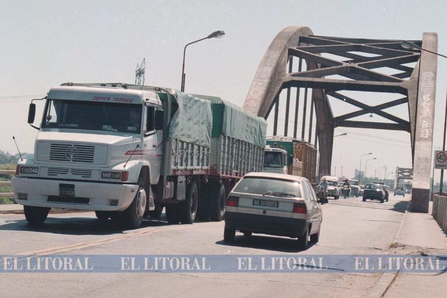 El puente carretero en fotos a través del tiempo