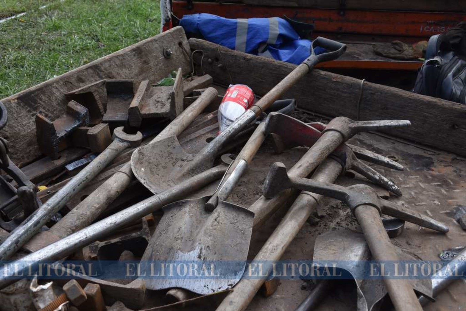 Reparación de vías Vélez Sarsfield y Llerena