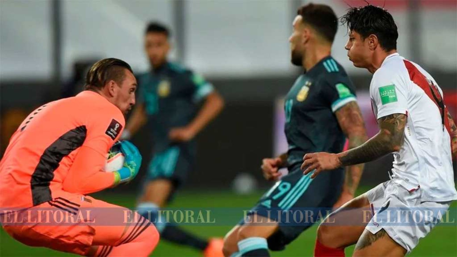 Argentino logró un contundente 2 a 0 en Perú. Logró 10 puntos de los 12 en juego.