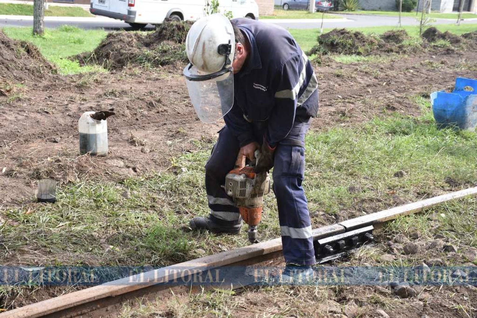 Reparación de vías Vélez Sarsfield y Llerena