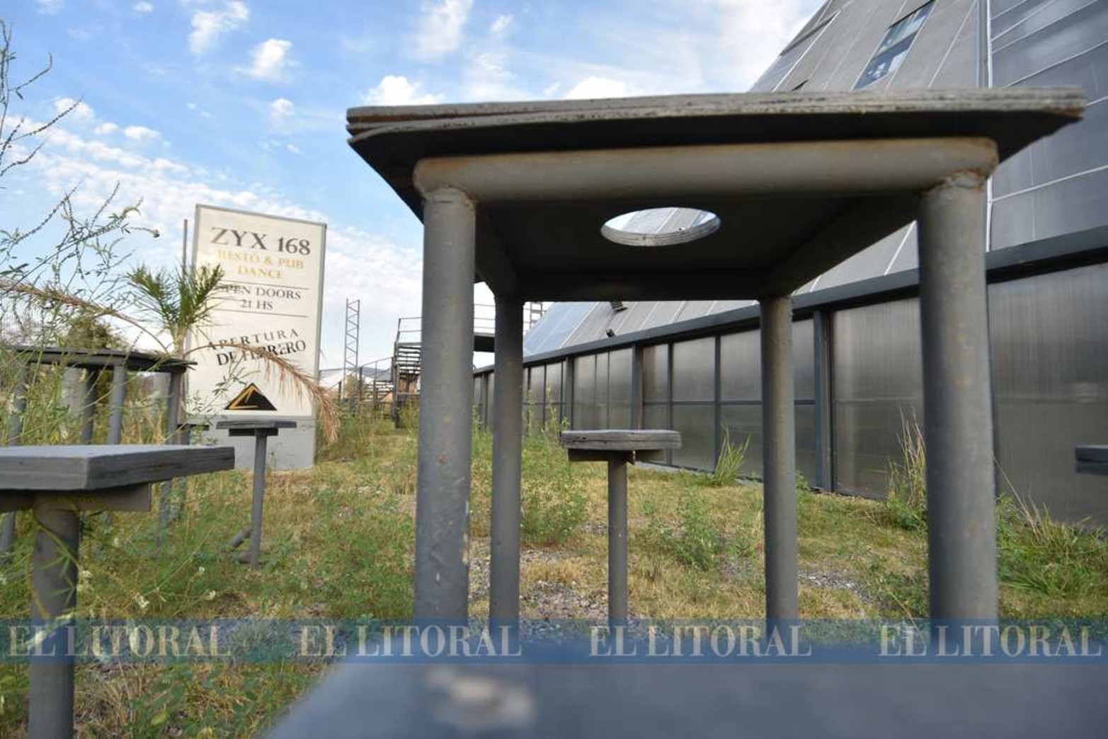 "La Pirámide" uno de los boliches que está sobre la autovía 168.