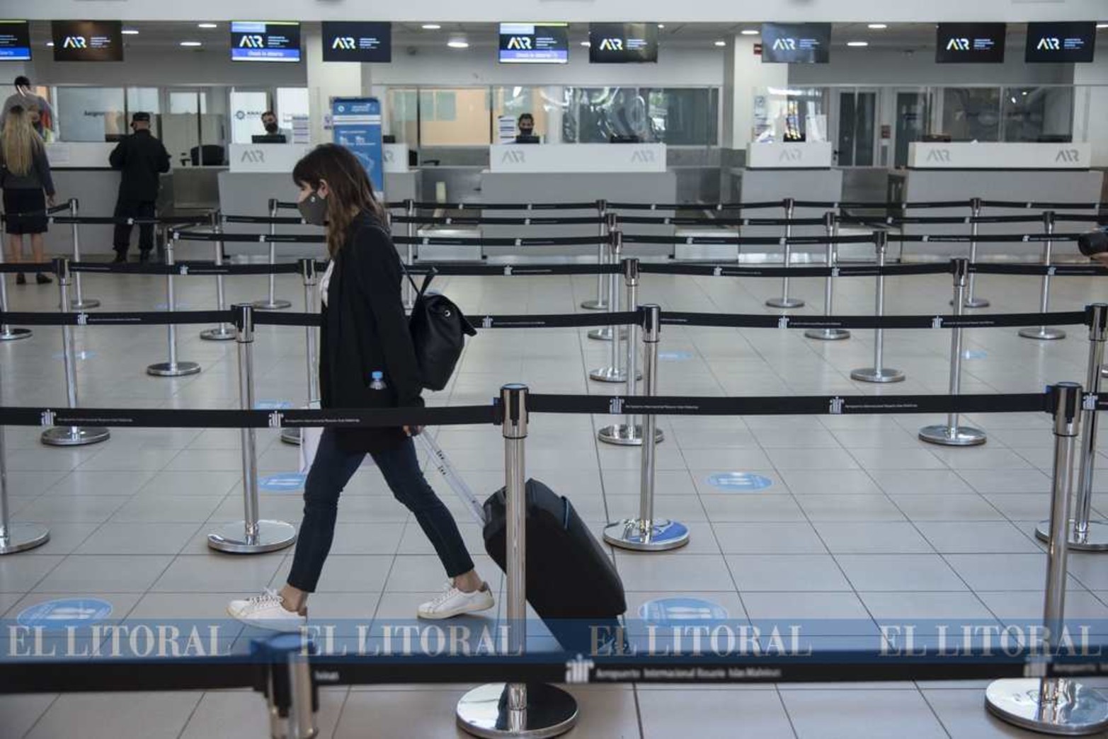 El Aeropuerto Internacional Rosario "Islas Malvinas" también comenzó con vuelos regulares hacia Buenos Aires.