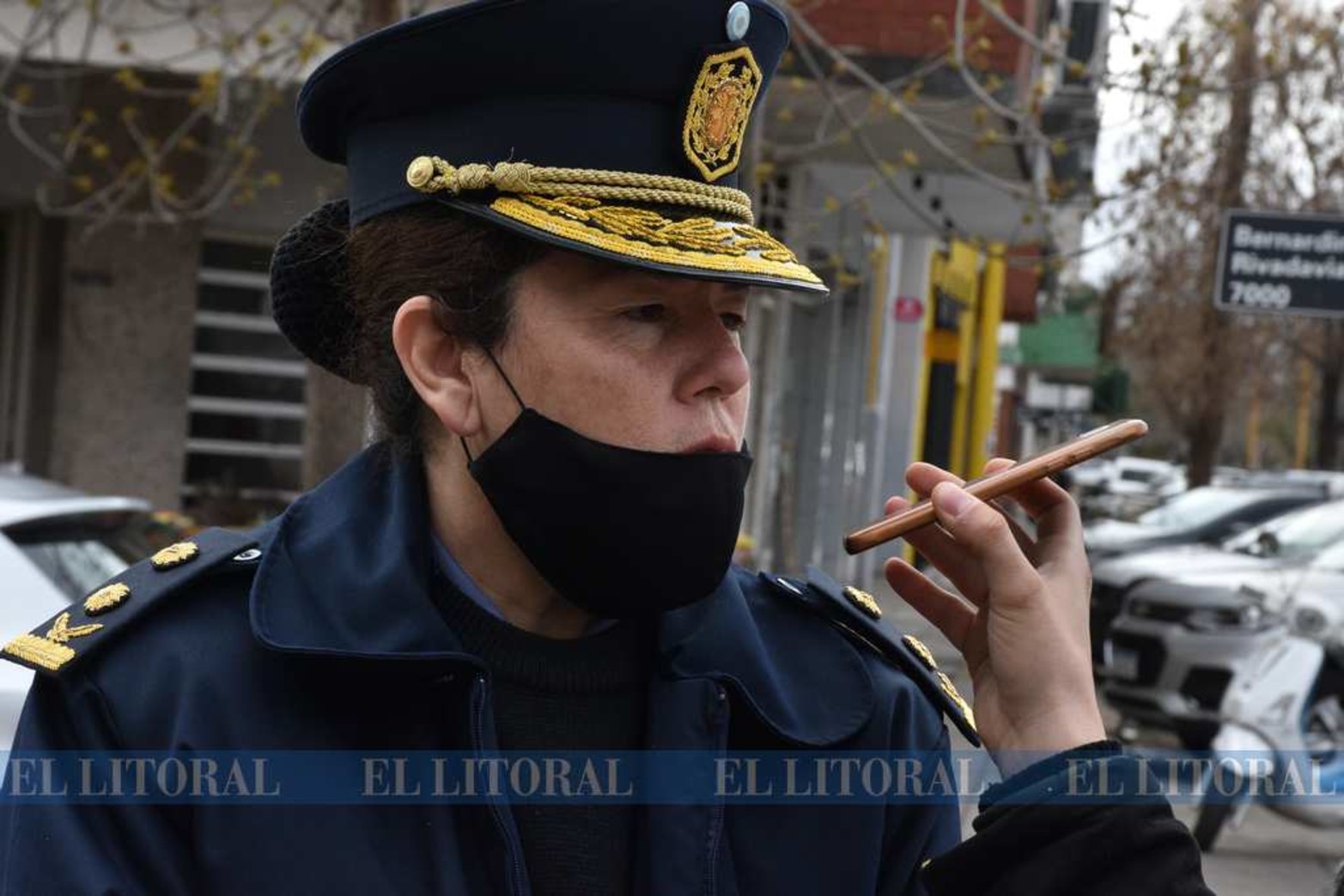 Marcela Muñoz, interventora de la Unidad Regional 1, se hizo presente en el operativo y atendió a los medios de comunicación.