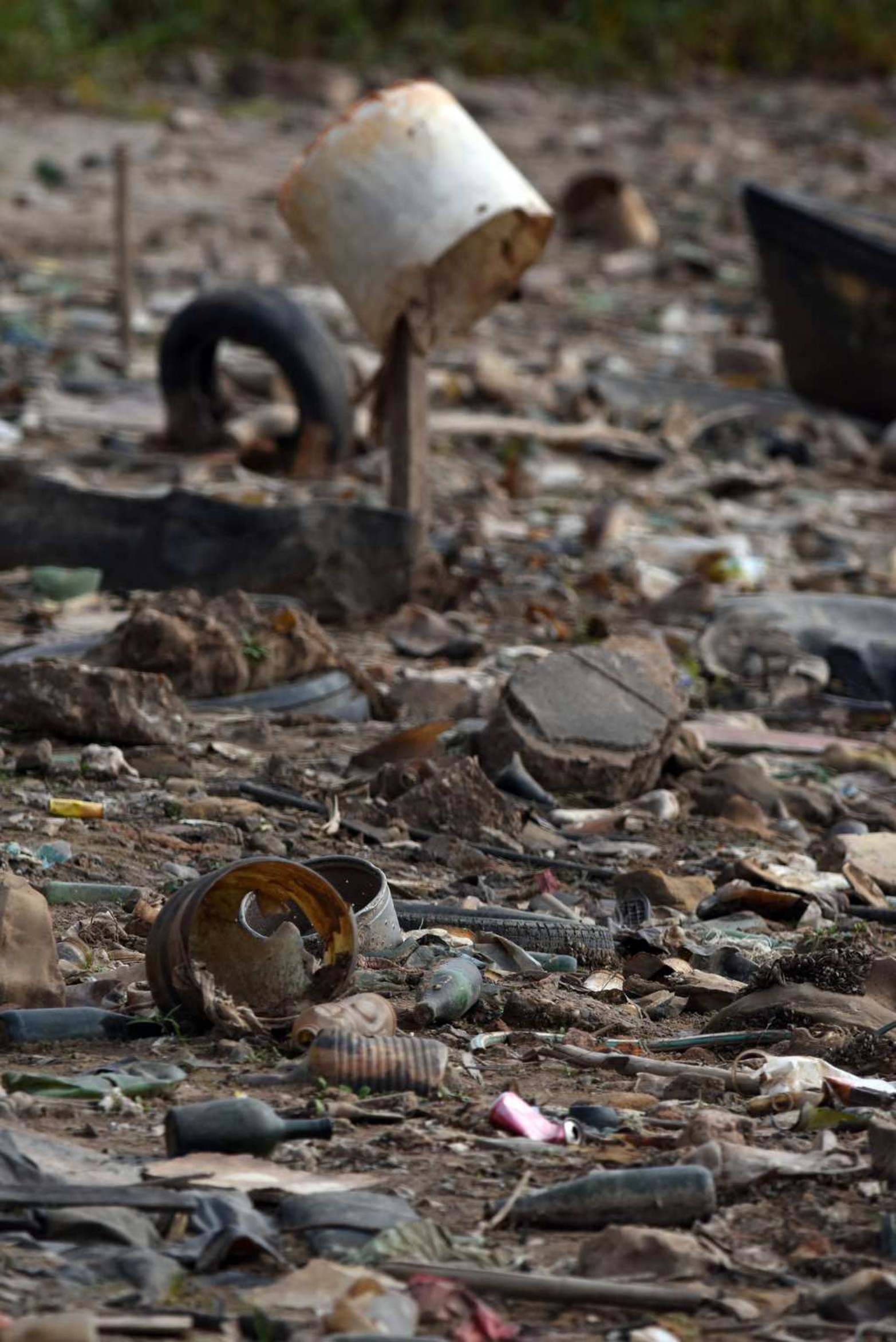 Así esta un sector de la barranca. La basura cae al río y se va depositando. Casi nulas las políticas de Estado para cuidar el río.