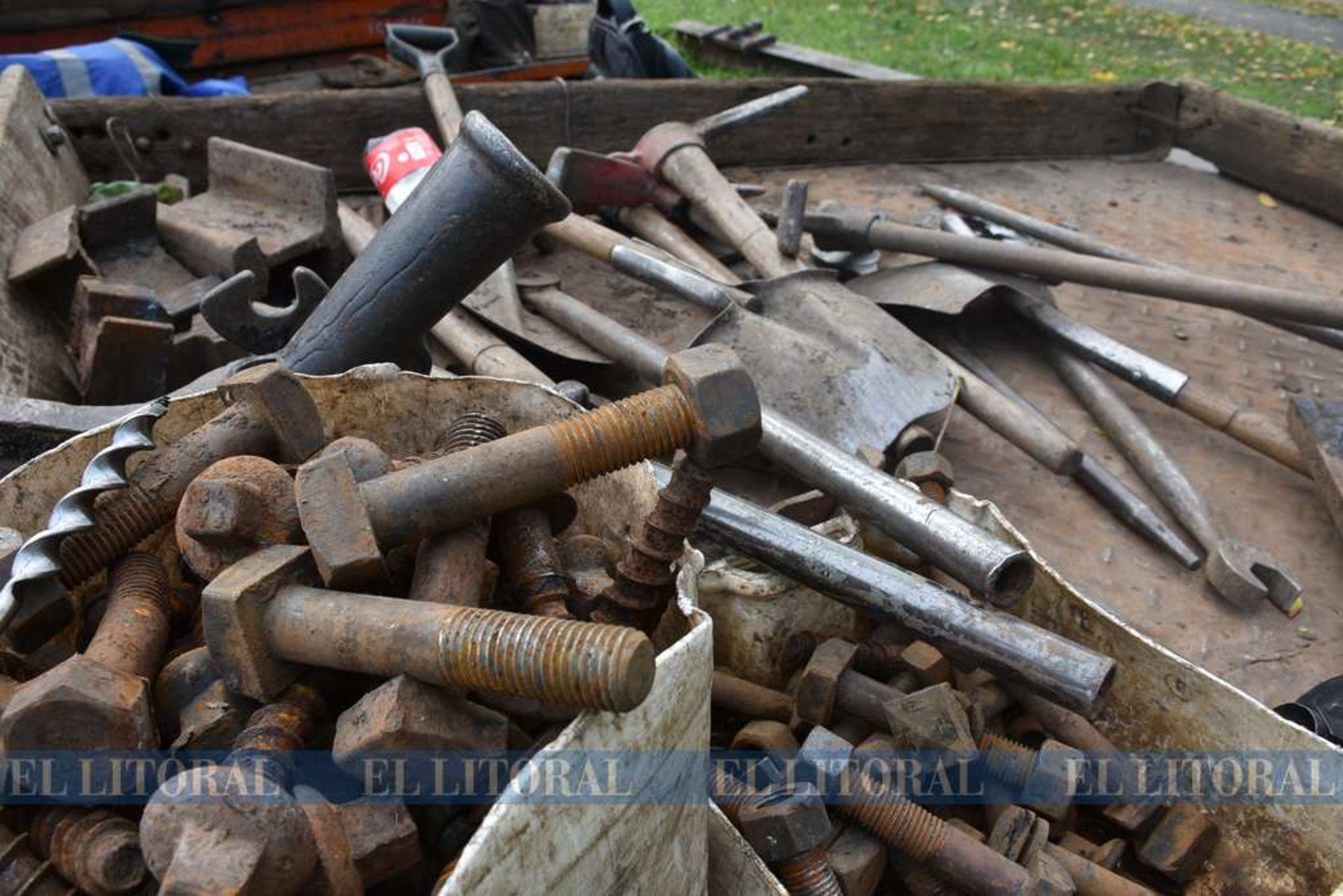 Reparación de vías Vélez Sarsfield y Llerena