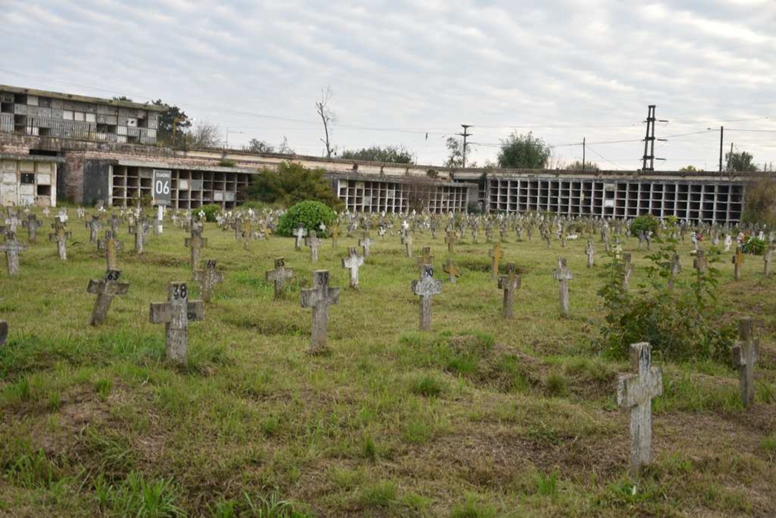 La falta de mantenimiento y las profanaciones es un tema que sigue sin solución.