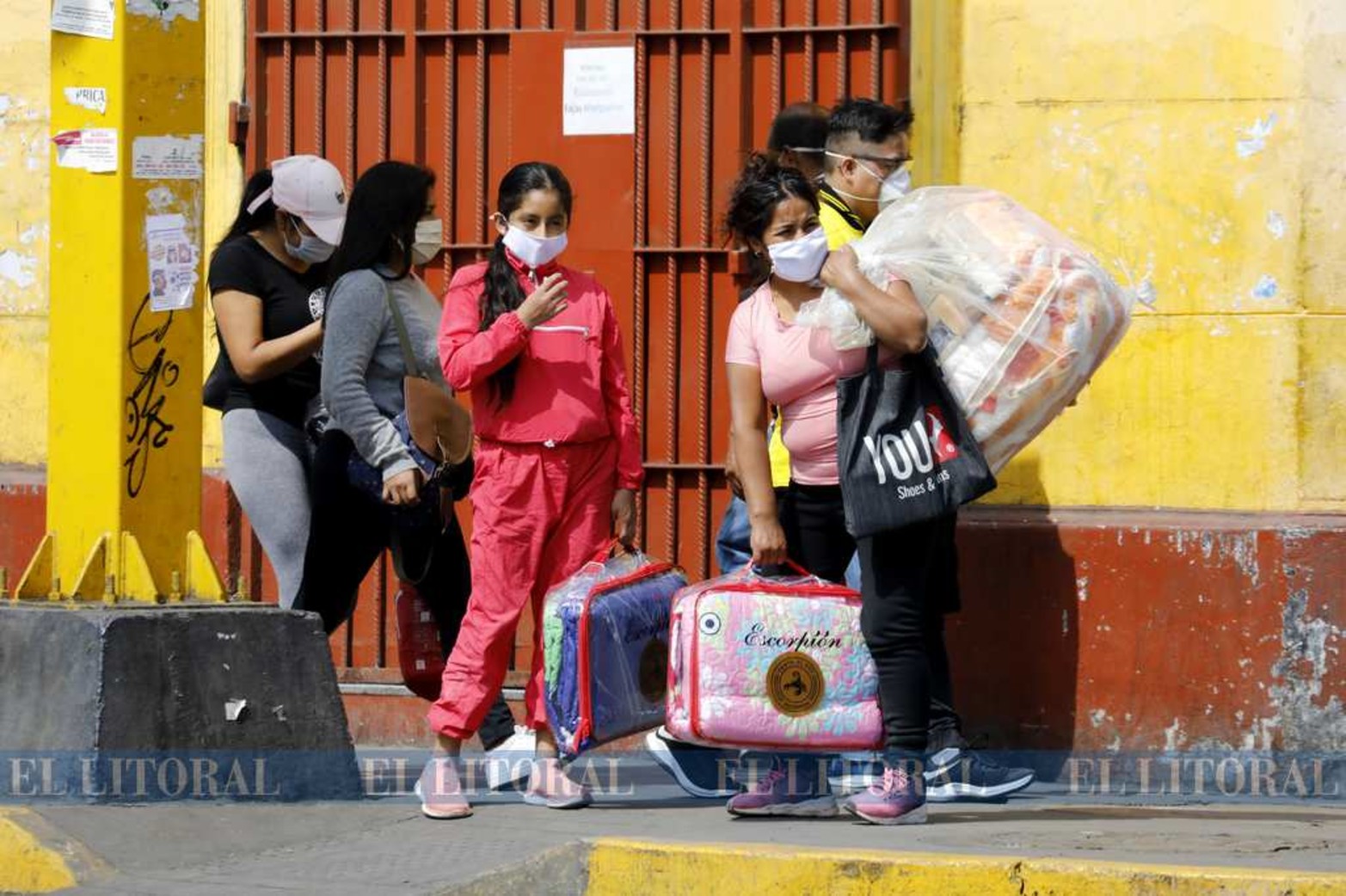 Perú sufre... En Lima, está imagen que recorre el mundo. El país lleva 208.823 casos confirmados, 5.903 muertos y 98.031 curados.