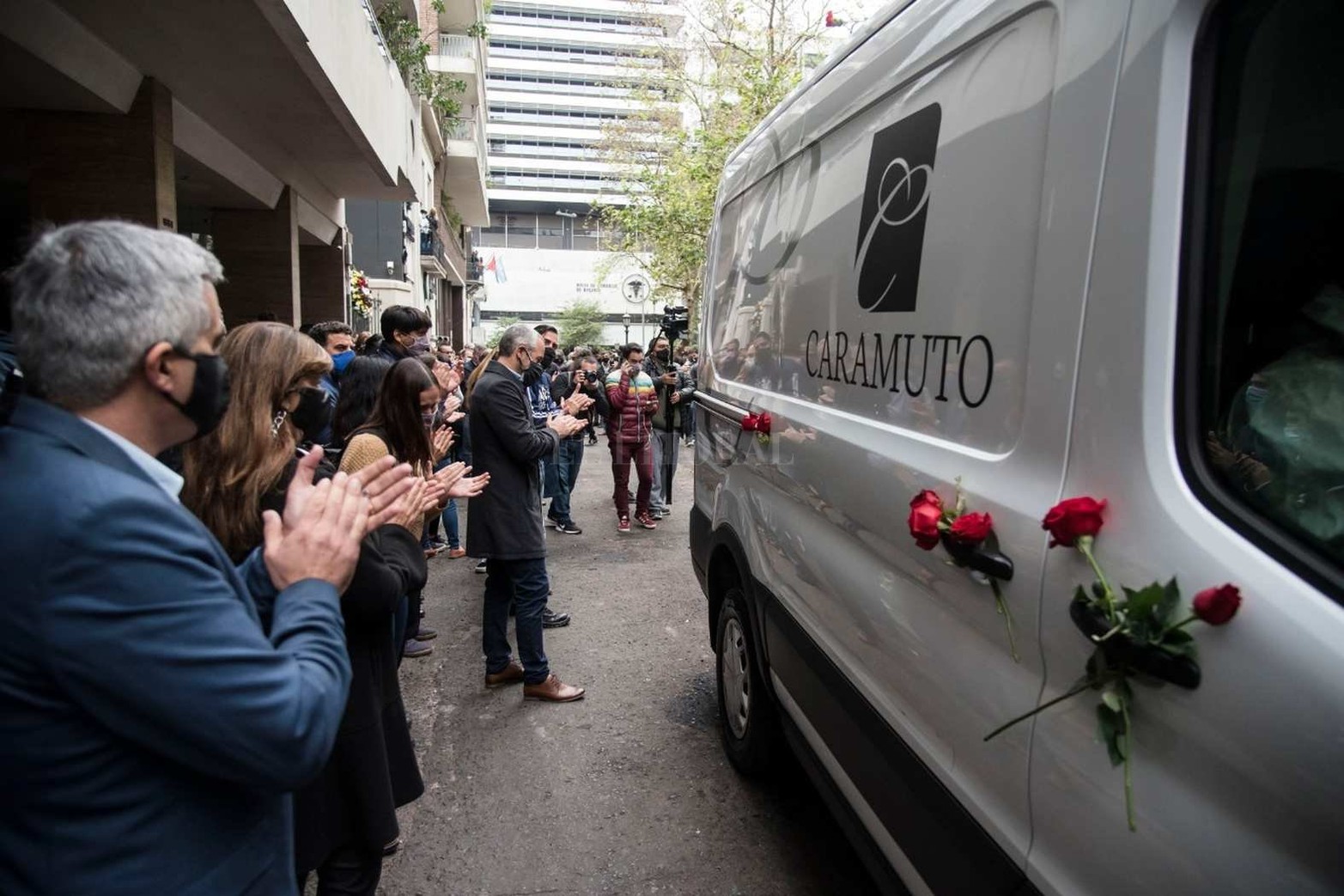 Cerrado aplauso para despedir al líder político que tuvo el partido Socialista.