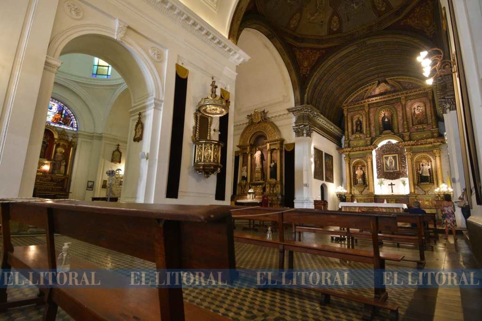 Cómo era la Plaza de Mayo a mediados del 1600, el cuadro de la Virgen que "sudó", la incógnita por el número de la habitación donde se alojó Jorge Bergoglio en el Colegio Inmaculada. Una recorrida por el casco histórico y la Manzana Jesuítica que desanda a una capital llena de misterios.