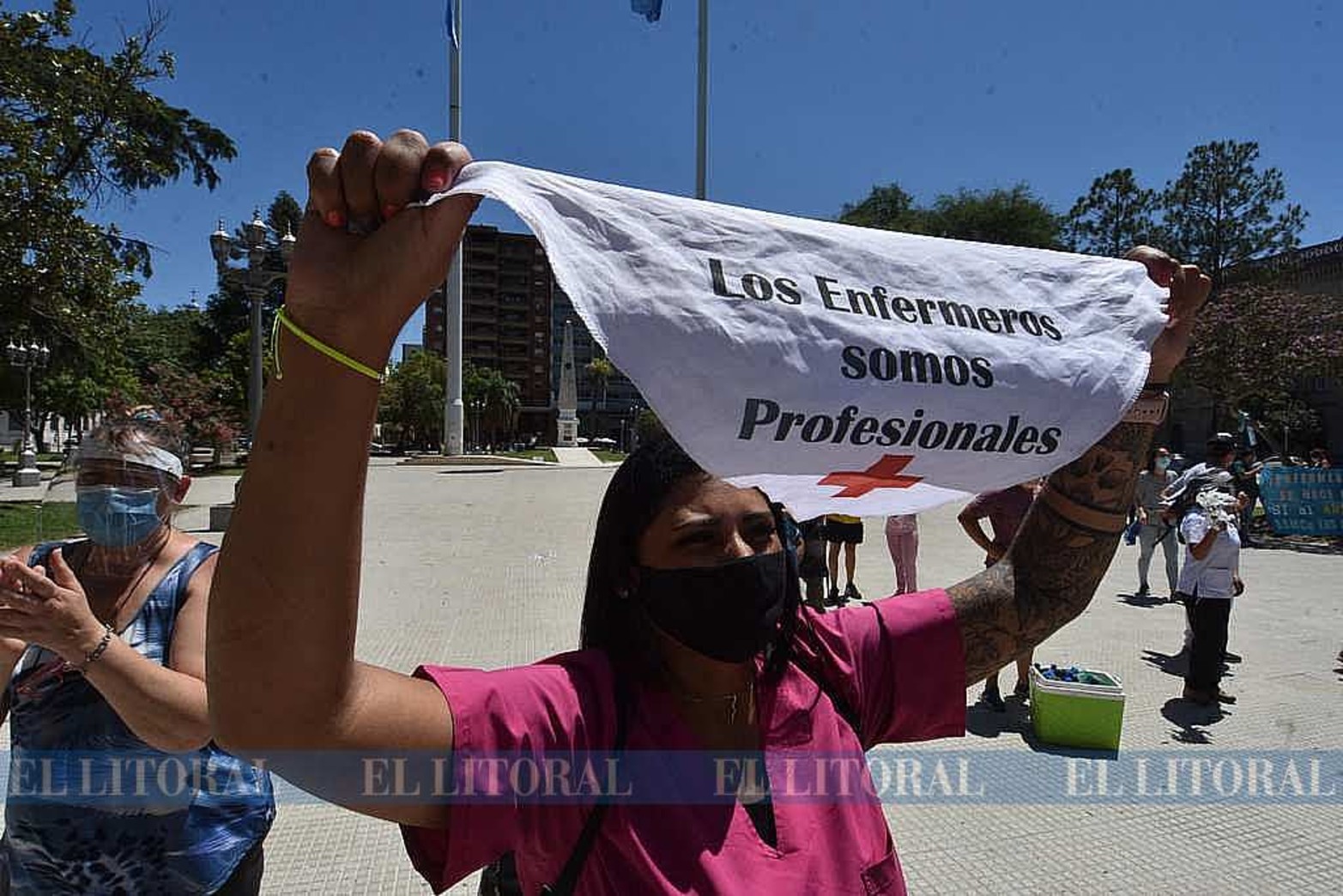 Enfermeros de toda la provincia, una vez más, reclamaron al Poder Ejecutivo que reglamente el Artículo 25 de la ley 12.501 que los reconoce como "personal de alto riesgo".