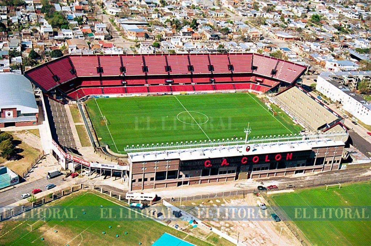 La ampliación del estadio con la platea Este.