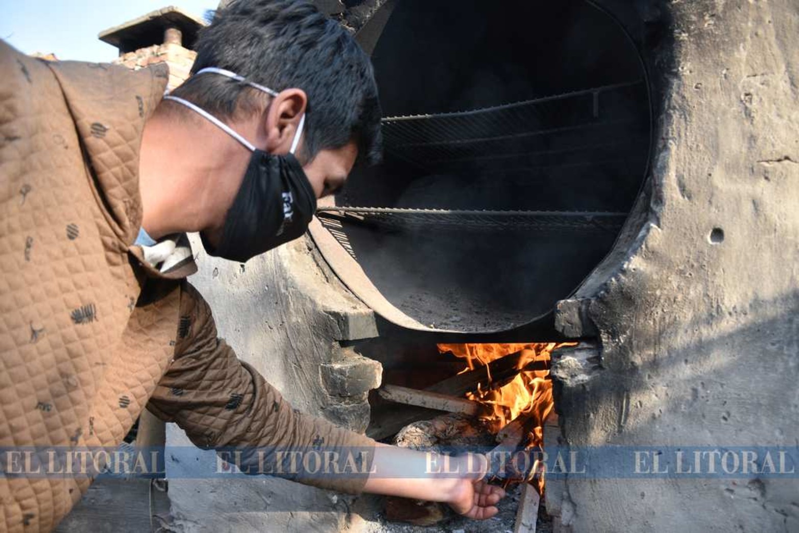 El comedor y merendero tuvo su génesis poco tiempo después de iniciado la cuarentena en marzo pasado. Actualmente 250 personas reciben la cena de lunes a viernes y el desayuno los sábados.