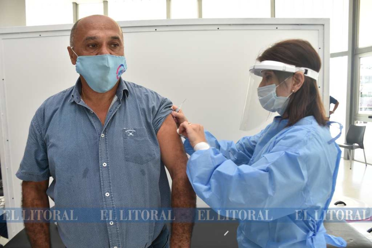 En el CEMAFE parte del personal de emergencia del 107 ya se vacunó contra el virus del covid19.