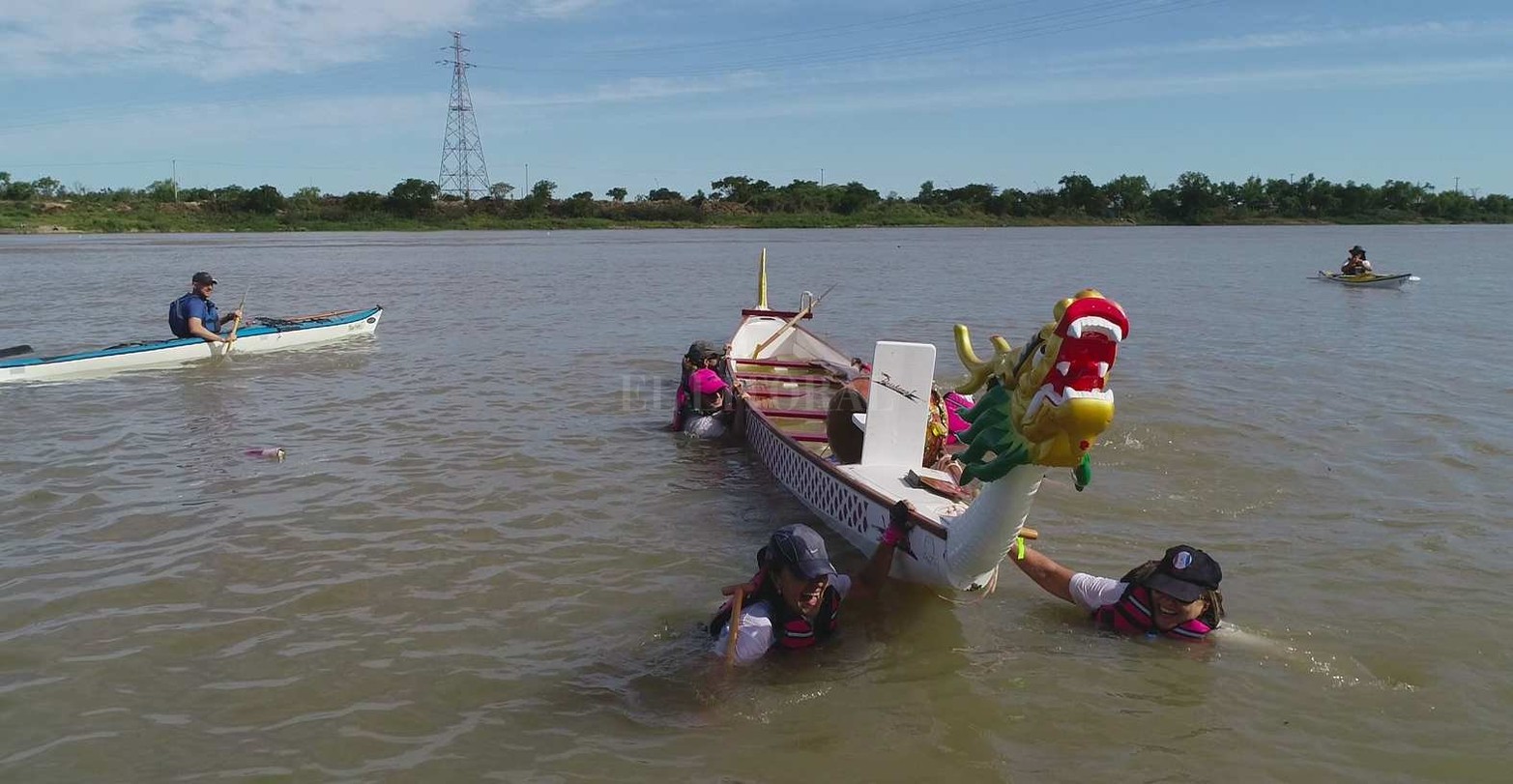 Las chicas Pink cumplieron el sueño de tener su imponente góndola china. Son sobrevivientes de cáncer de mama.