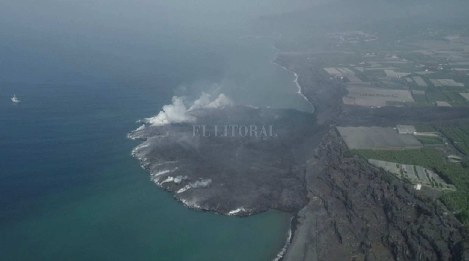 Erupción del volcán en La Palma, una de las islas de la comunidad de Canarias, España. Una superficie de 27,5 hectáreas ha cubierto la llegada de lava al mar.