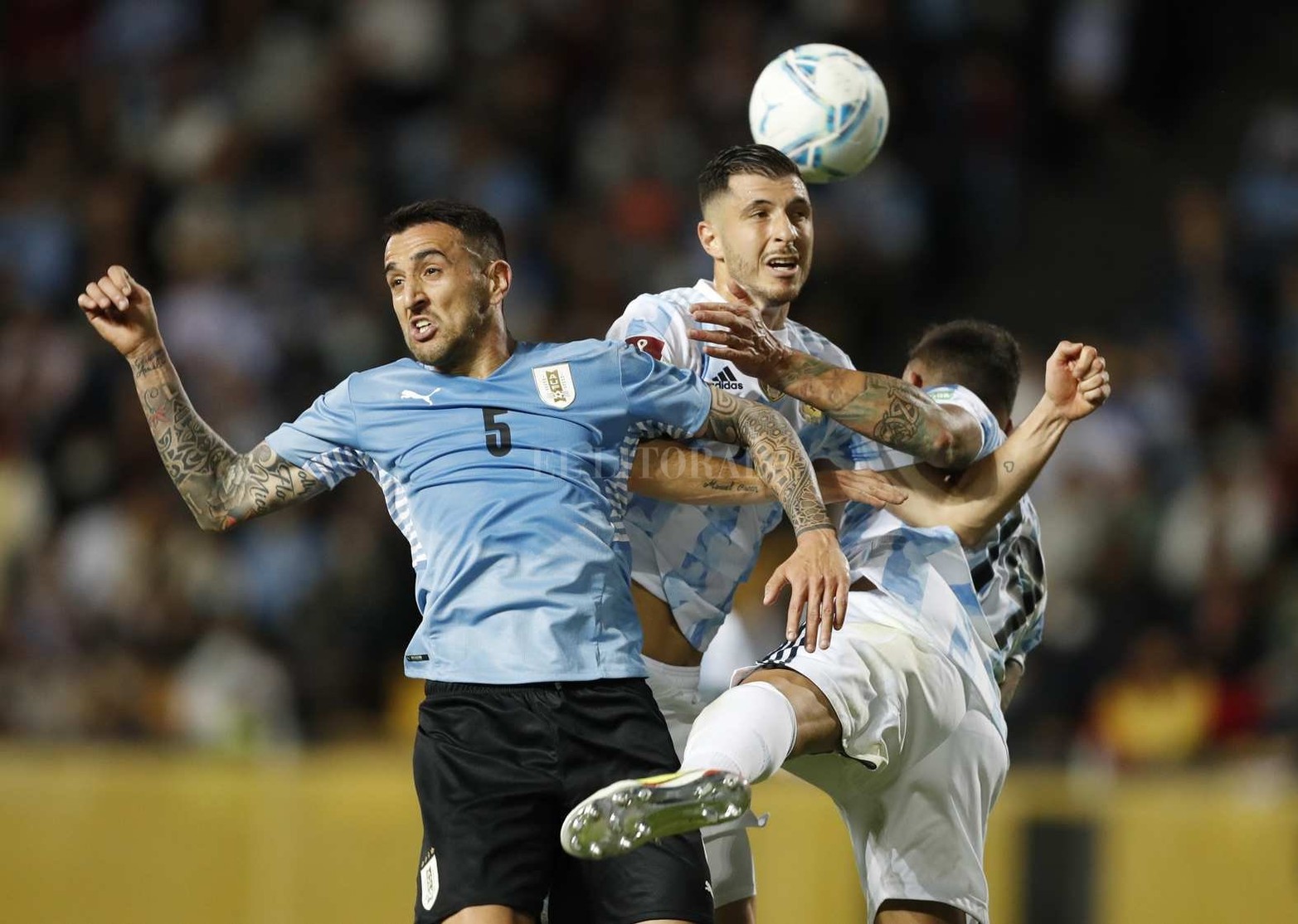 Argentino volvió a ganar (a Uruguay 1 a 0 en Montevideo) y se encamina a clasificar sin sobre salto al mundial de fútbol a disputarse en Qatar.