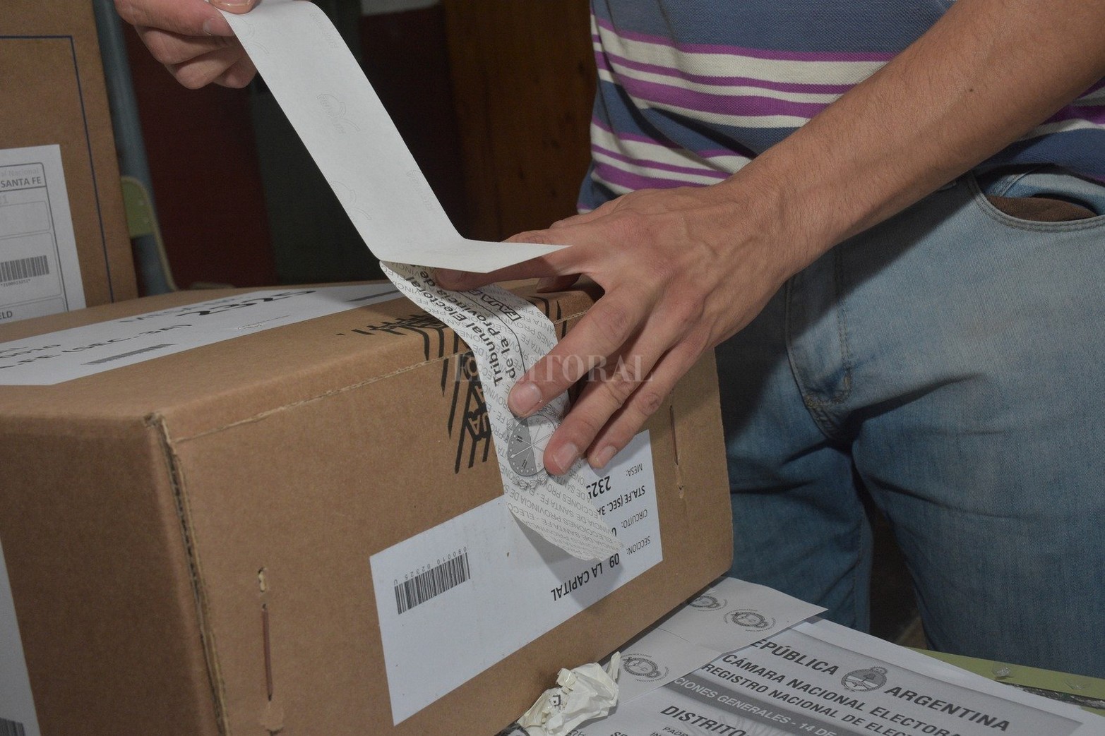 Armado de mesas y primeros votos de una jornada electoral 2021