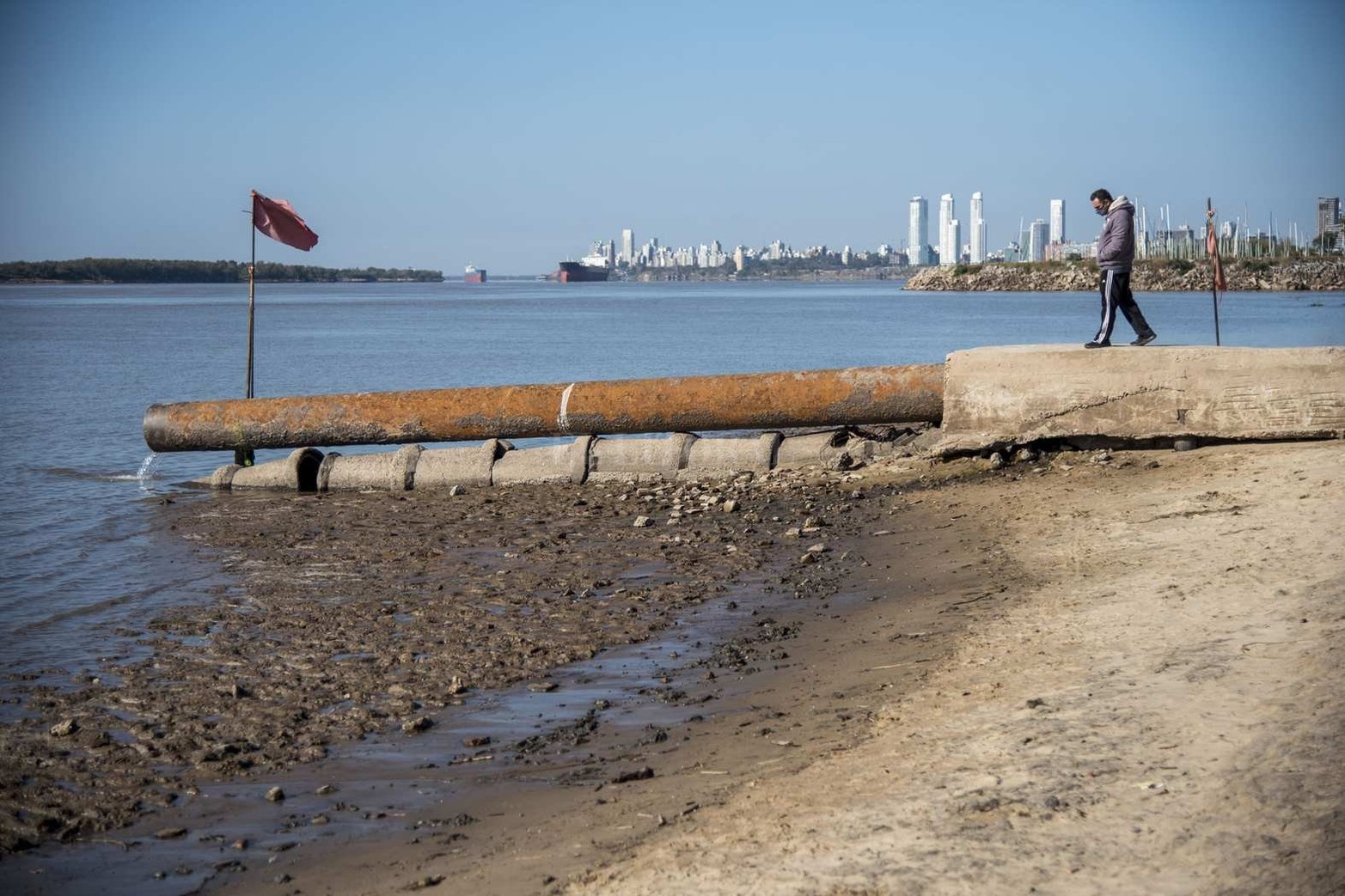 La bajante del Paraná bate récord histórico en Rosario.