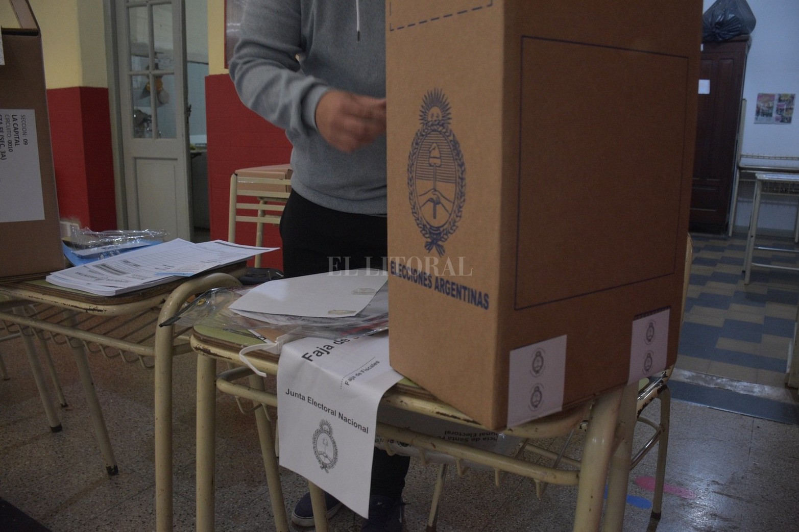 Armado de mesas y primeros votos de una jornada electoral 2021