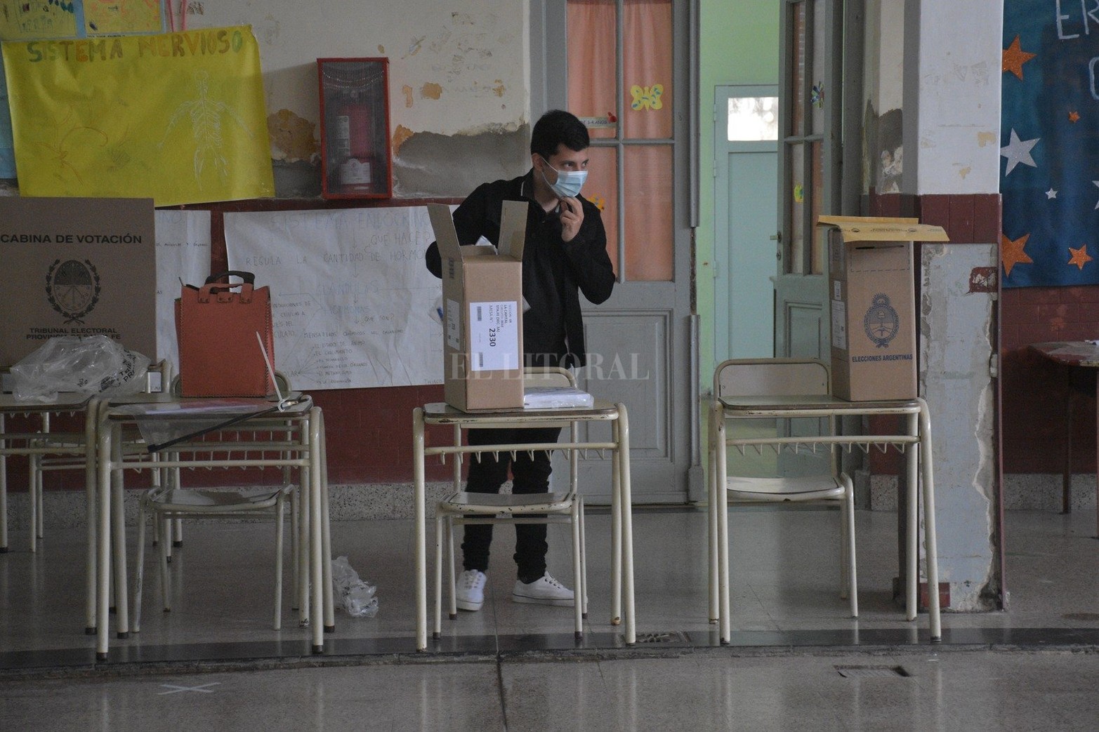 Armado de mesas y primeros votos de una jornada electoral 2021