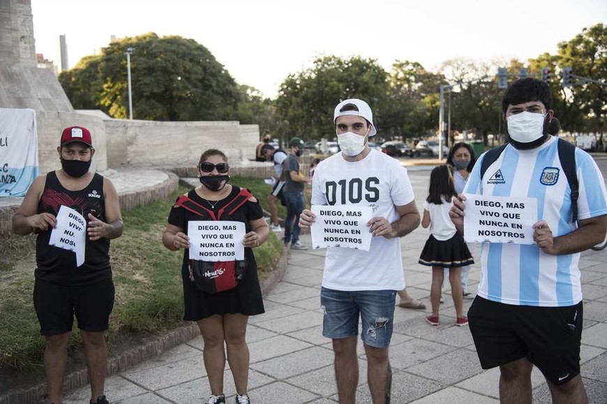 Rosario se sumó al pedido de justicia por Maradona