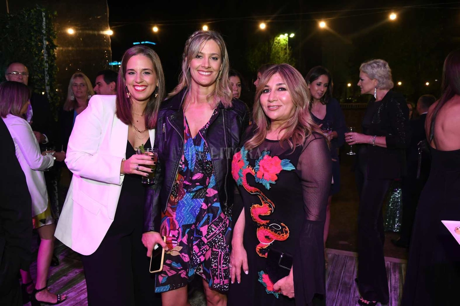 Maia Vijod, María Florencia Martínez y Sonia Modini - Michelle Farr.