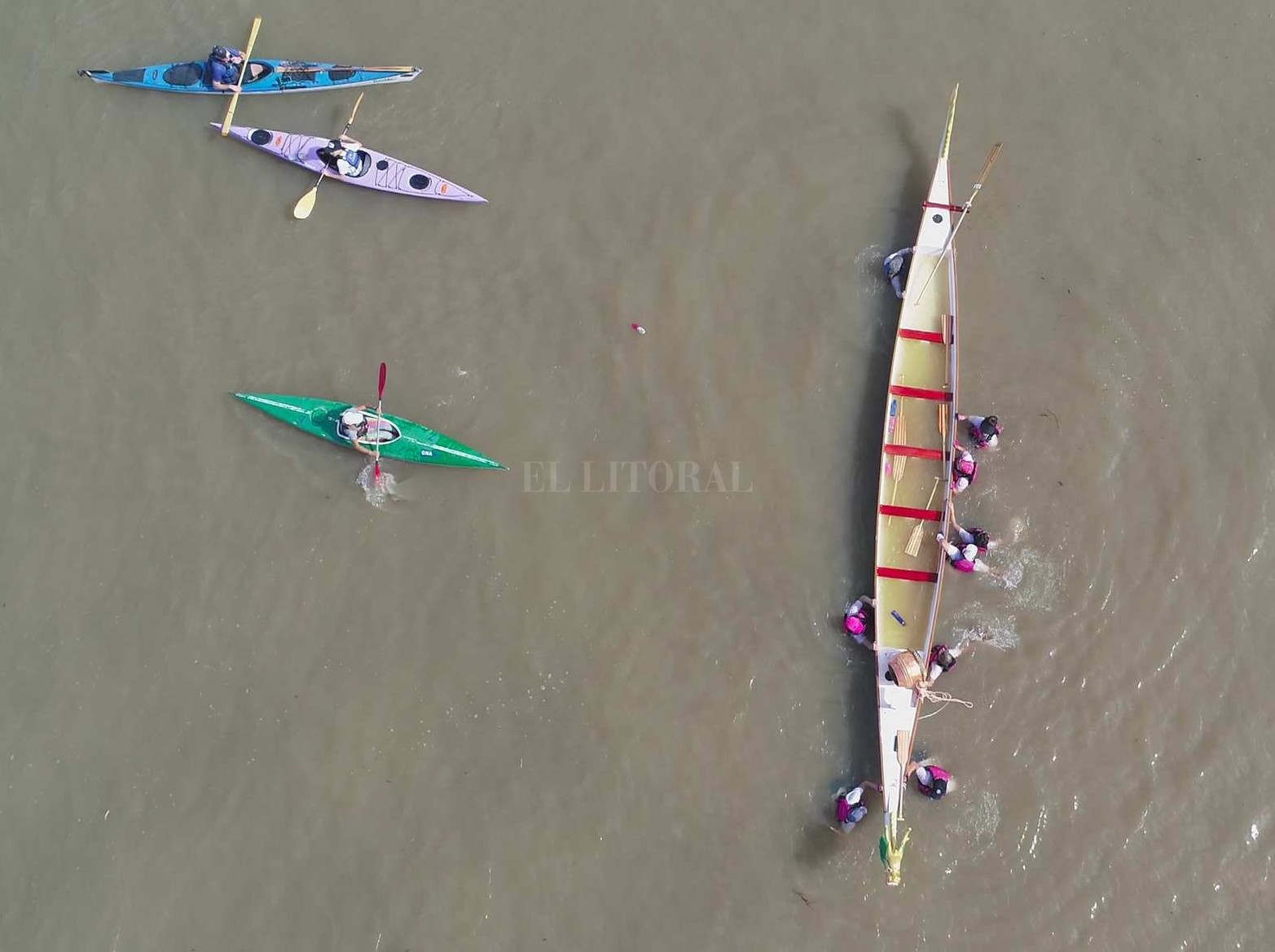 Las chicas Pink cumplieron el sueño de tener su imponente góndola china. Son sobrevivientes de cáncer de mama.