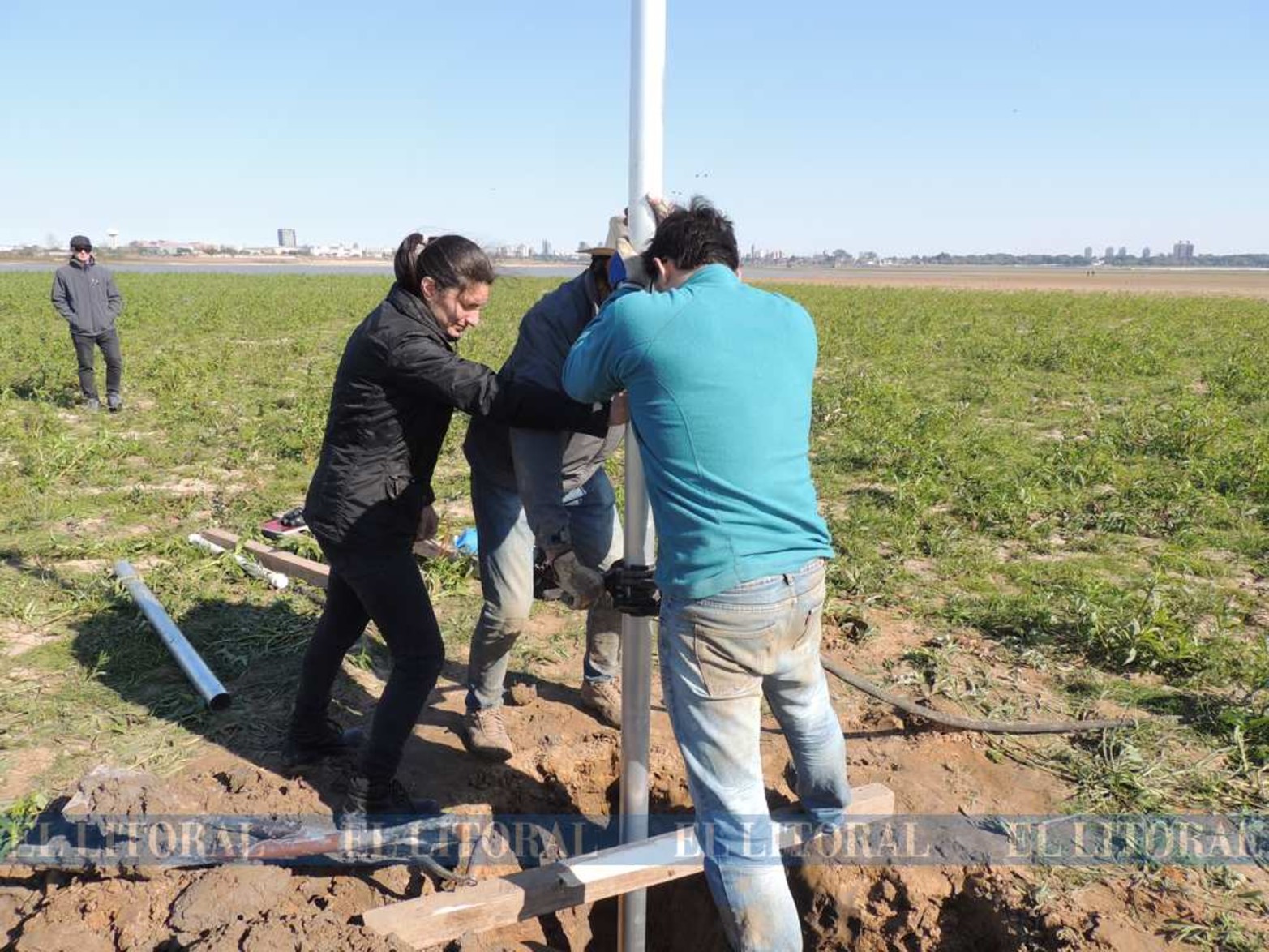 Perforan el lecho de la Setúbal en busca de restos paleontológicos. También quieren saber hace cuántos años se formó la laguna.