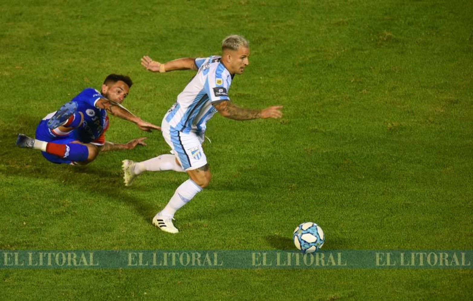 Unión sufrió su primera derrota en la Liga profesional al caer 3 a 1 contra Atlético Tucumán.