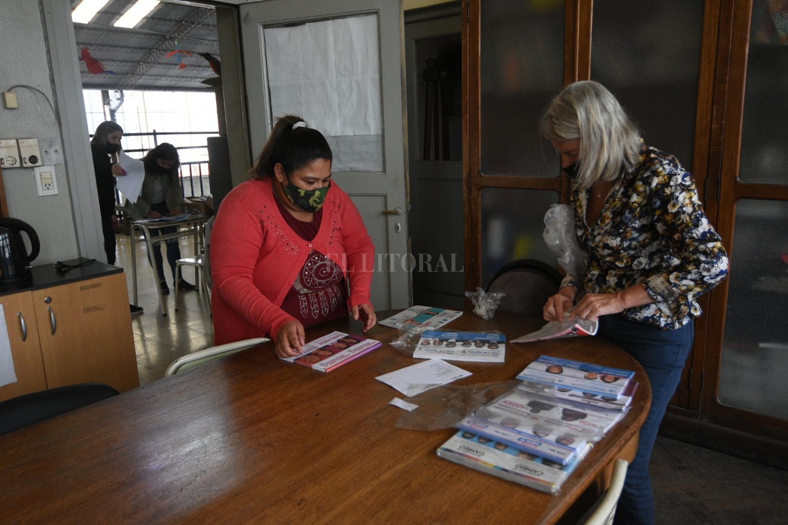 Armado de mesas y primeros votos de una jornada electoral 2021