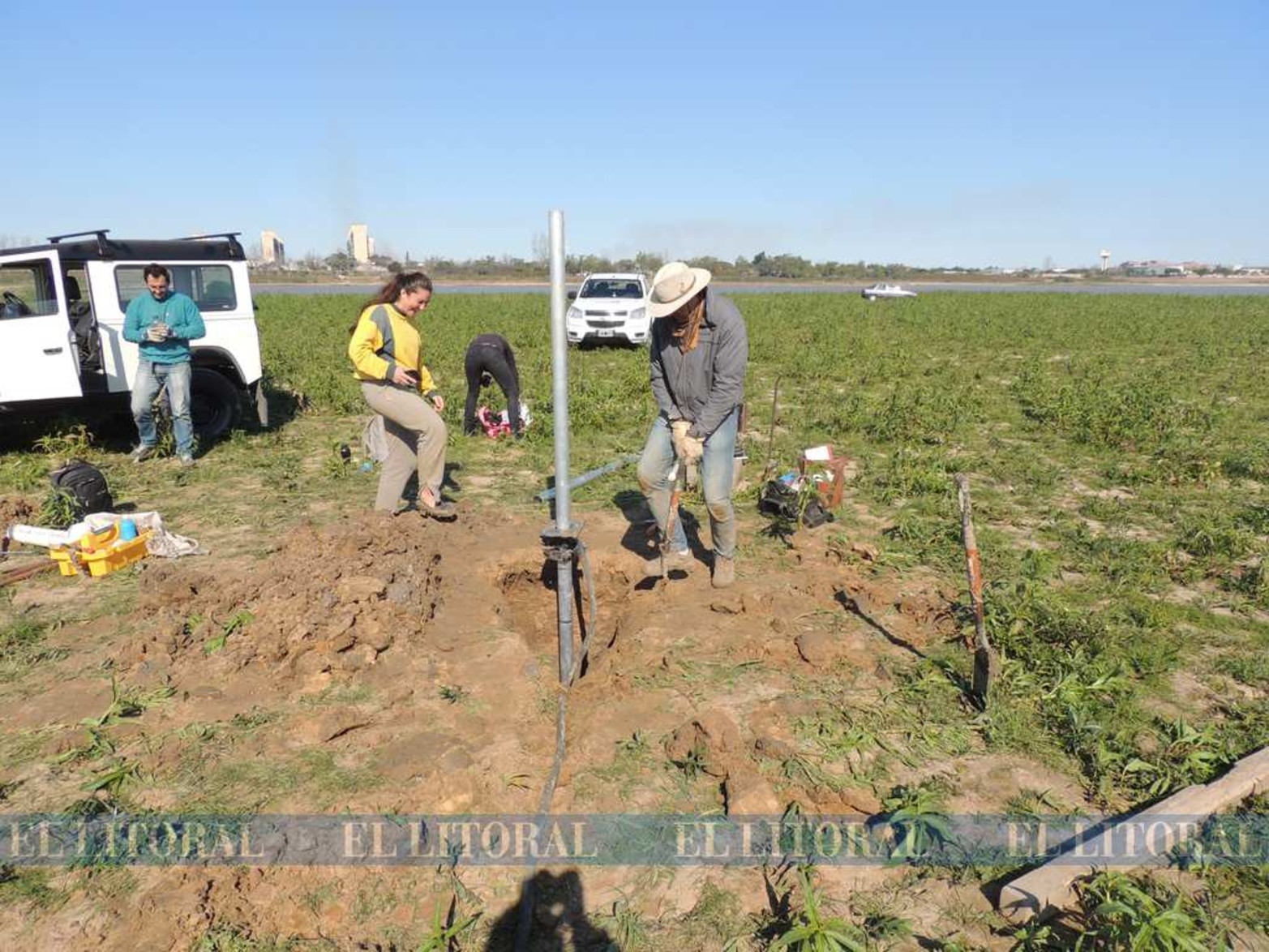 Perforan el lecho de la Setúbal en busca de restos paleontológicos. También quieren saber hace cuántos años se formó la laguna.