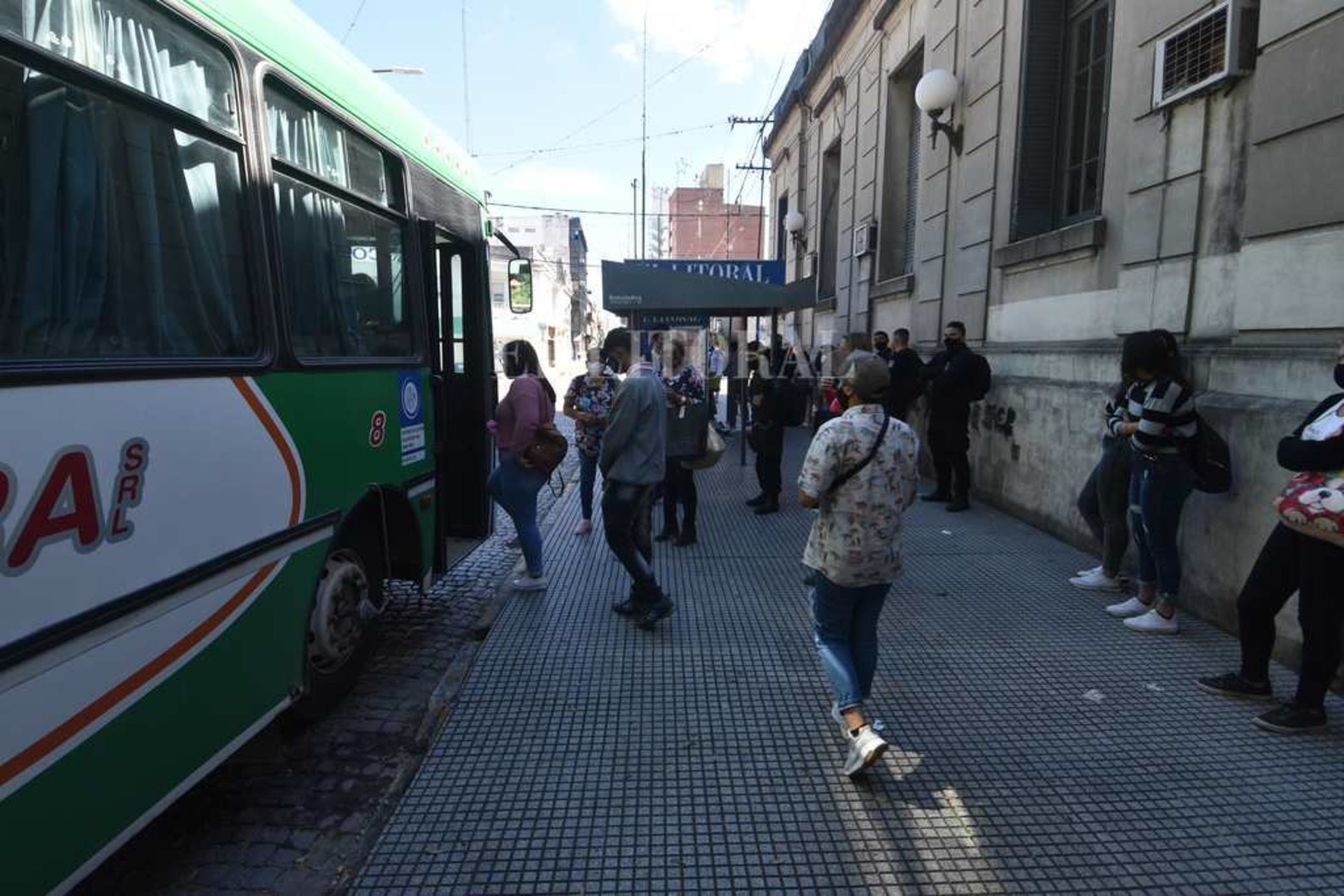 Las empresas de media y larga distancia buscaron "paradas alternativas" ante la sorpresiva medida.