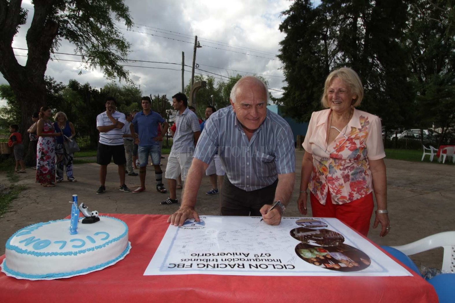 8 de enero de 2015. Miguel Lifschitz en el aniversario 67 de Ciclón Racing de nuestra ciudad.