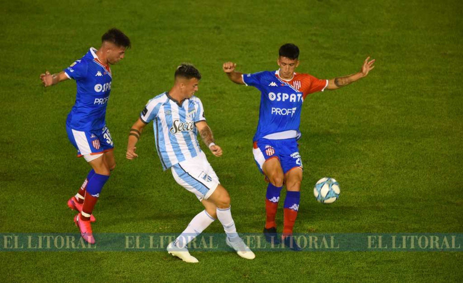 Unión sufrió su primera derrota en la Liga profesional al caer 3 a 1 contra Atlético Tucumán.