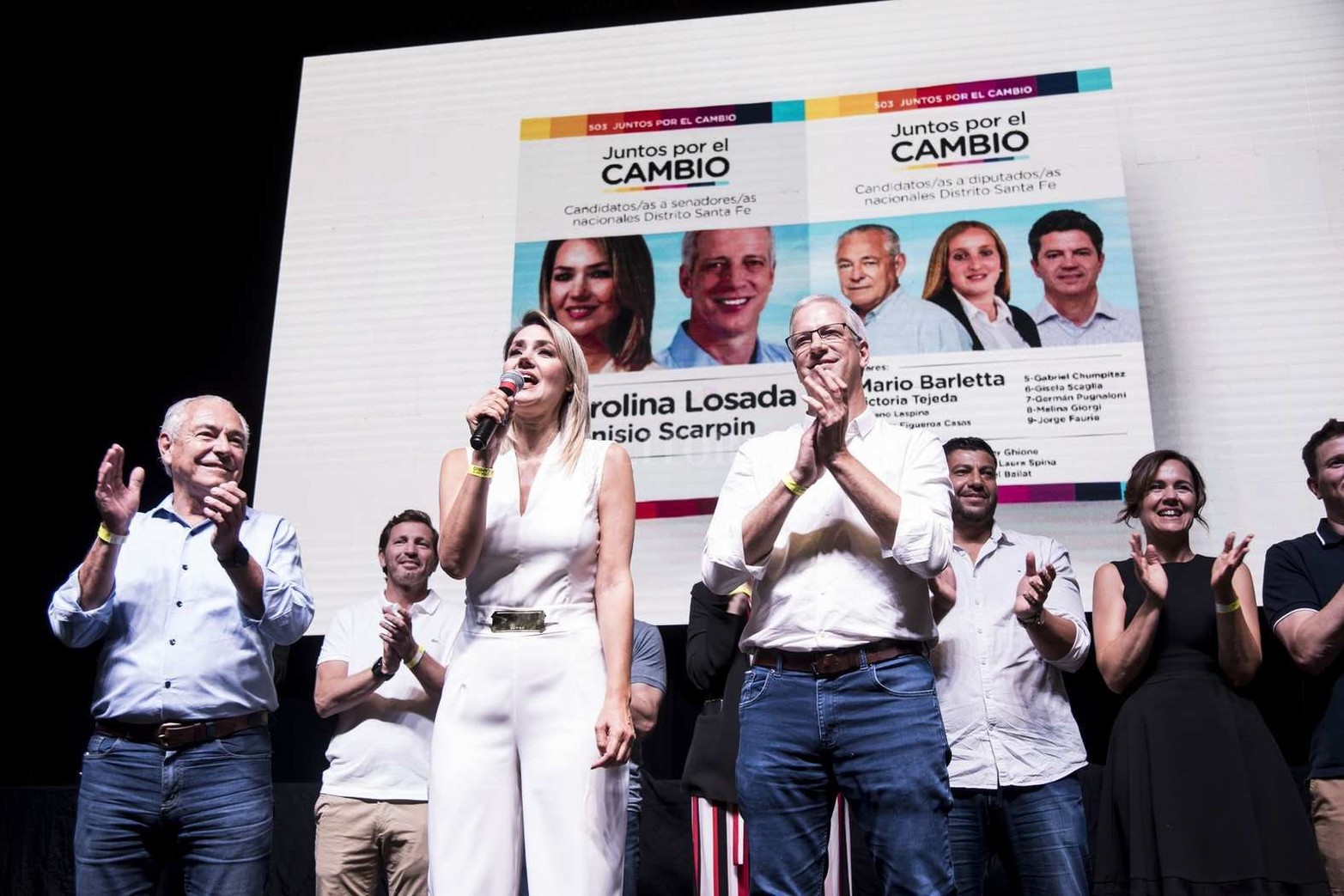 Los candidatos a diputados y senadores al Congreso del PRO festejaron en Rosario. El ex intendente de Santa Fe Mario Barletta logró, junto a Carolina Losada, un triunfo histórico.