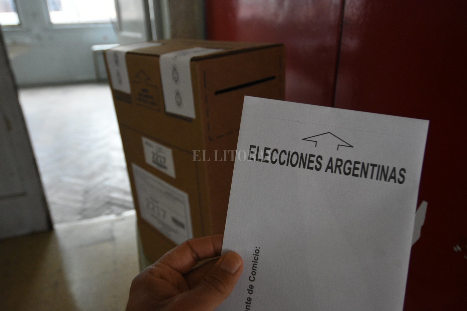 Armado de mesas y primeros votos de una jornada electoral 2021