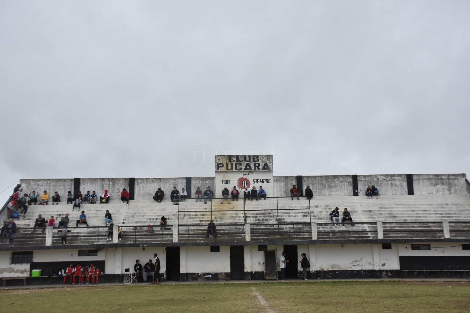 La Liga Santafesina de Fútbol cumplió 90 años de rica historia. Estadio de Pucará en barrio Transporte.